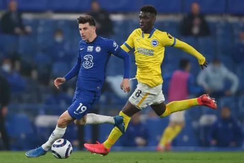 El Chelsea regresa a los puestos de Champions con un gris empate ante el Brighton