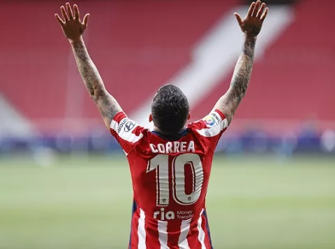 Atlético de Madrid mantiene el liderato gracias a un gran partido de Ángel Correa
