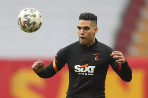 Falcao sufre una fractura facial en un entrenamiento