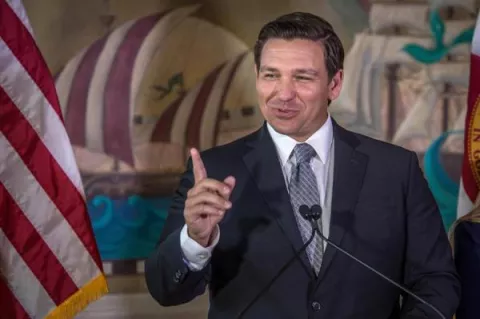 Florida prohíbe a entidades publicas y empresas los pasaportes de vacunación contra la covid-19