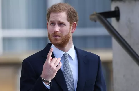 El príncipe Harry  llega a Reino Unido para el funeral del duque de Edimburgo