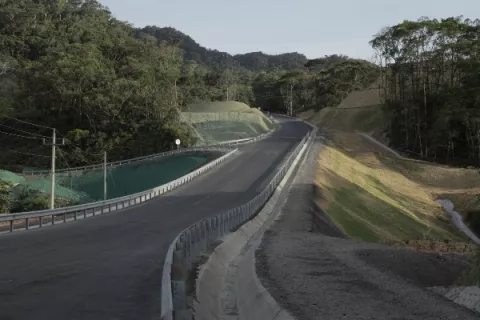 Por seguridad, mejoran carretera