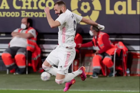 Real Madrid golea al Cádiz y es líder provicional en España