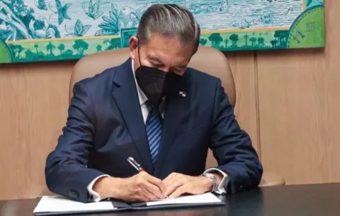 Laurentino Cortizo sanciona ley que crea la Autoridad para la Atracción de Inversiones