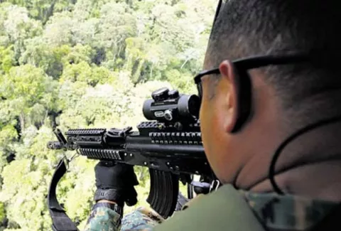 Detienen en Panamá a supuesto 'coyote' cuando trasladaba a cinco migrantes cubanos