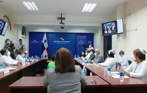 Jefa de enfermería desmiente amenazas contra sus colegas y califica de irresponsable el paro