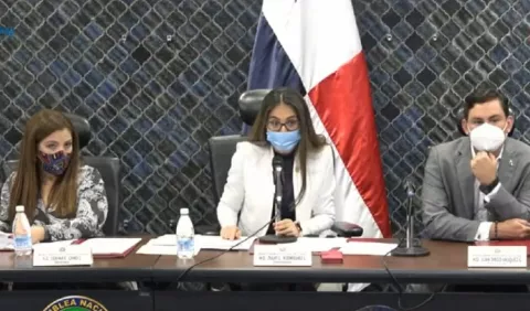 Pilotos y artesanos se sienten desplazados por personal foráneo