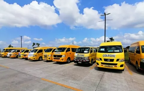 Transportistas colegiales exigen apoyo del Gobierno Nacional para afrontar su situación económica