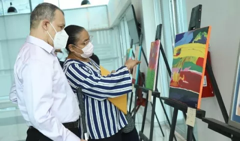 'Puedo aprender, puedo pintar', exposición de artistas con autismo