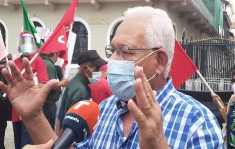 Trabajadores protestan en las inmediaciones de la Presidencia de la República