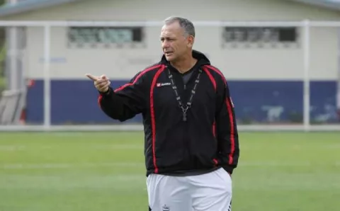 El uruguayo Saúl Maldonado es el nuevo técnico del Sporting San Miguelito 