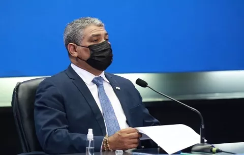Ministro Luis Sucre: 'Es relativamente difícil que se le quite la idoneidad al diputado Arquesio Arias'