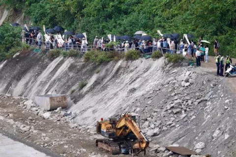 Taiwán fija en 50 los muertos en un accidente de tren y 37 los heridos, 4 de ellos graves