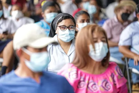 Abrirán auto rápidos en Azuero, La Chorrera, David, Santiago y Colón para vacunar con AstraZeneca