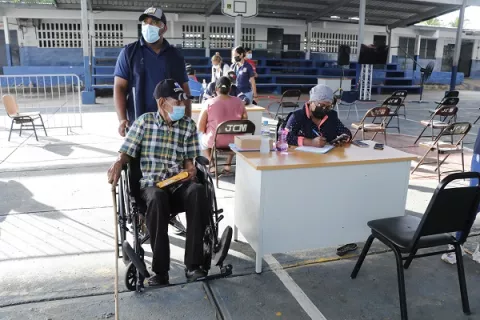 Doctor Israel Cedeño: Procesos de vacunación contra la covid-19 serán de 4 días