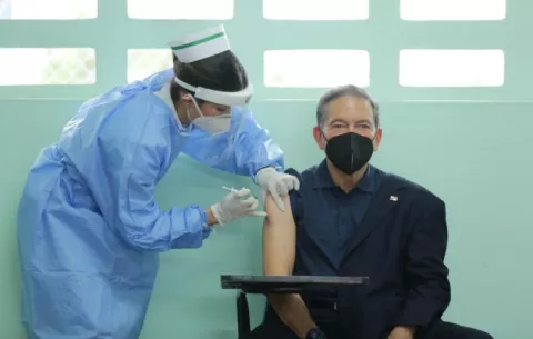 Panamá dispone de suficientes dosis de vacuna, asegura el presidente Laurentino Cortizo 