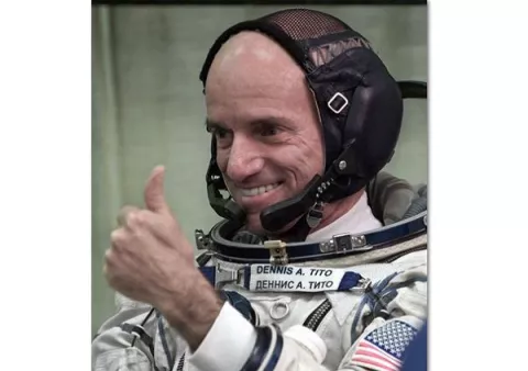Veinte años del vuelo del pionero del turismo espacial