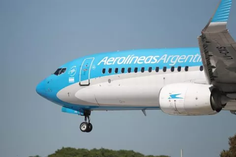 Aerolíneas Argentinas suspende vuelos a cuatro destinos en Latinoamérica por la covid-19