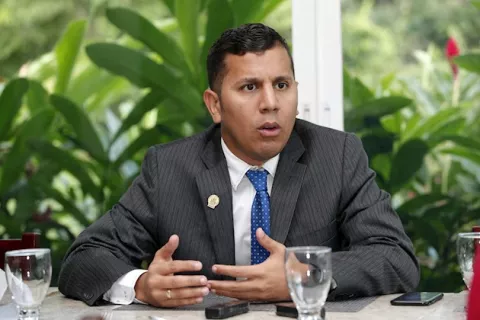 Panamá implanta energía solar en hoteles para reducir emisiones de carbono