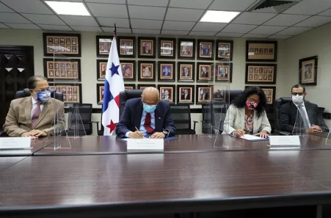 Panamá suscribe contrato con el BID  por $150 millones para la reactivación de las Mipymes