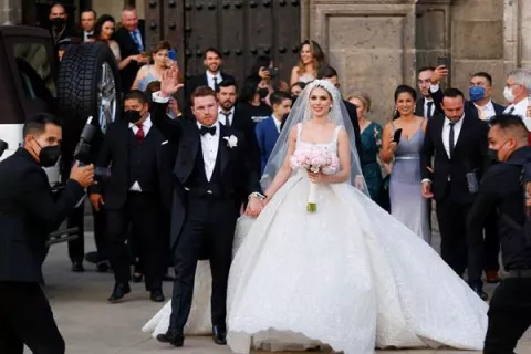 El 'Canelo' Álvarez contrae matrimonio en Guadalajara