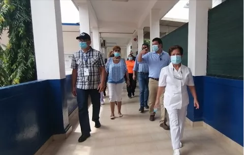 Habilitan las instalaciones del colegio José Daniel Crespo de Chitré para aplicar vacunas de AstraZeneca
