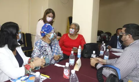 Más de la mitad de los educadores han sido vacunados contra la covid-19