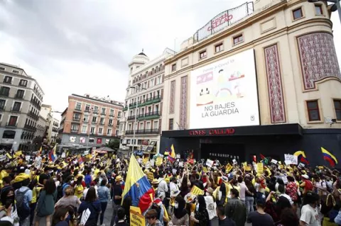 Los colombianos vuelven a protestar en España contra la 'masacre' en su país
