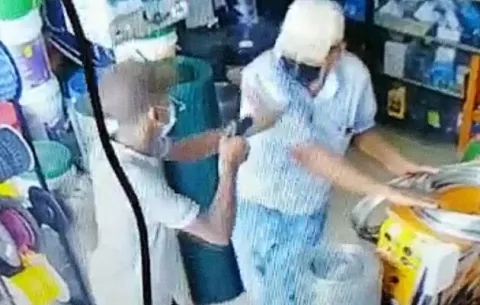 Adolescentes  son captados cuando protagonizaban un robo a comercio en Colón