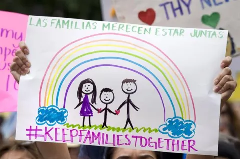En el Día de la Madre urgen a Joe Biden agilizar reunión de niños que Donald Trump separó