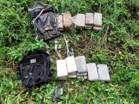 Senan decomisa 28 paquetes de droga dentro de un vehículo en Santa Isabel, Colón 