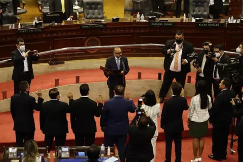 El ombudsman salvadoreño pide a la OEA mediar ante la 'alteración constitucional'