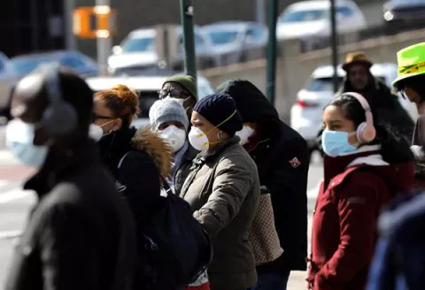 Los estadounidenses, entre la confusión y el recelo de no llevar mascarilla