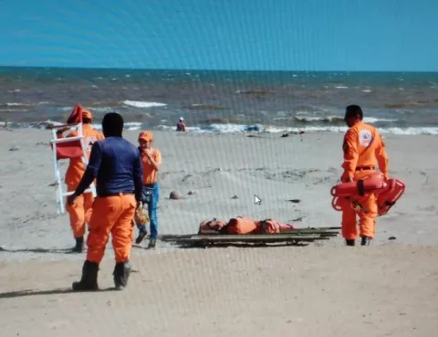 Advierten a pescadores y bañistas ser cuidadosos ante mar de fondo en costas santeñas