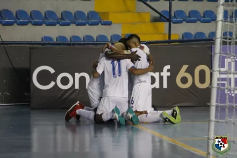 Panamá arrasa con una tímida Surinam en el Premundial de Concacaf