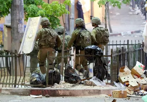 Hamás dispara decenas de cohetes hacia Tel Aviv en escalada con Israel