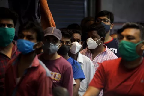 Récord de muertes en un día por covid-19 en la India