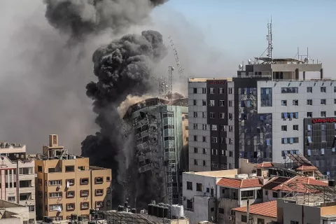 Más de 58,000 desplazados en Gaza y el centro de pruebas de covid-19 bombardeado
