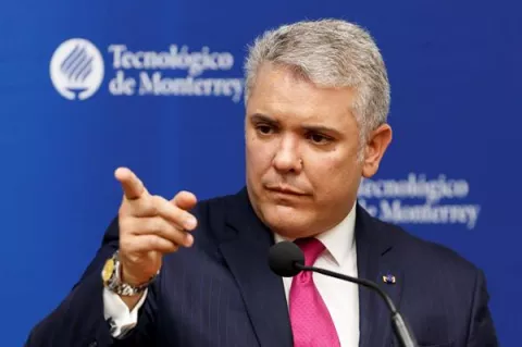 Iván Duque ordena desplegar a la fuerza pública para desbloquear vías en Colombia