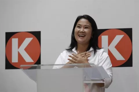 Keiko Fujimori se coloca a solo dos puntos de Castillo en Perú, según una encuesta