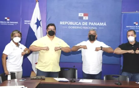 Minsa y Caja de Seguro Social firman acuerdo de peticiones de laboratoristas clínicos