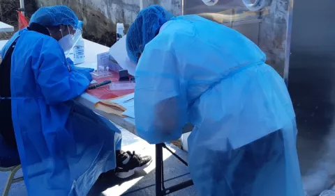 Laboratoristas flexibilizan paro y solo detendrán consulta externa