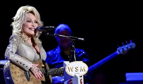 Las labores filantrópicas de Dolly Parton