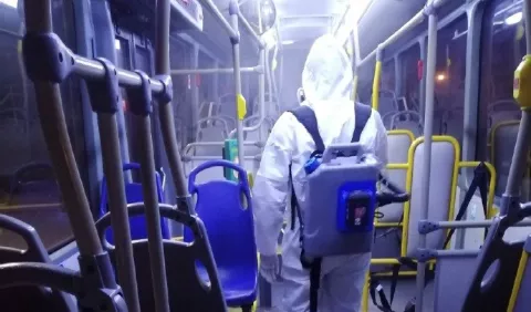 Limpieza millonaria de los metrobuses por la pandemia
