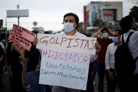 Corte Suprema de Justicia condena la destitución de magistrados en El Salvador