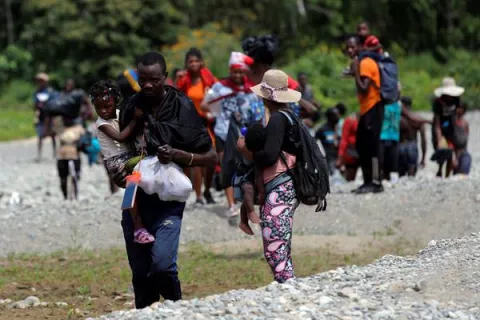 Centroamérica prepara protocolo ante masivo flujo de migrantes en tránsito