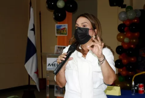 Ministra de Educación: La idea es poder mitigar y resguardar a la comunidad educativa