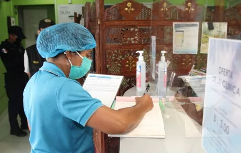 Profesionales sin idoneidad atendían en clínica de Pedregal; Minsa cierra el centro médico