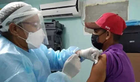 Pacientes con enfermedades crónicas exigen fecha de vacunación