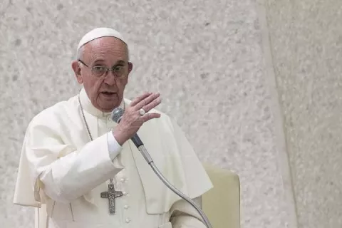 El papa Francisco pide a la Virgen el fin de la pandemia de coronavirus